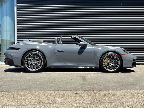 Used 2025 Porsche 911 Carrera S RWD image 9