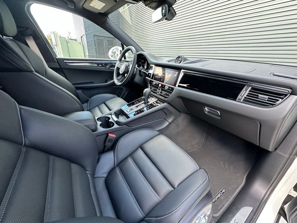 Certified 2026 Porsche Macan S AWD/4WD image 41