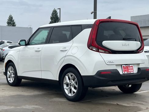 Used 2022 Kia Soul LX w/ Technology Package image 7