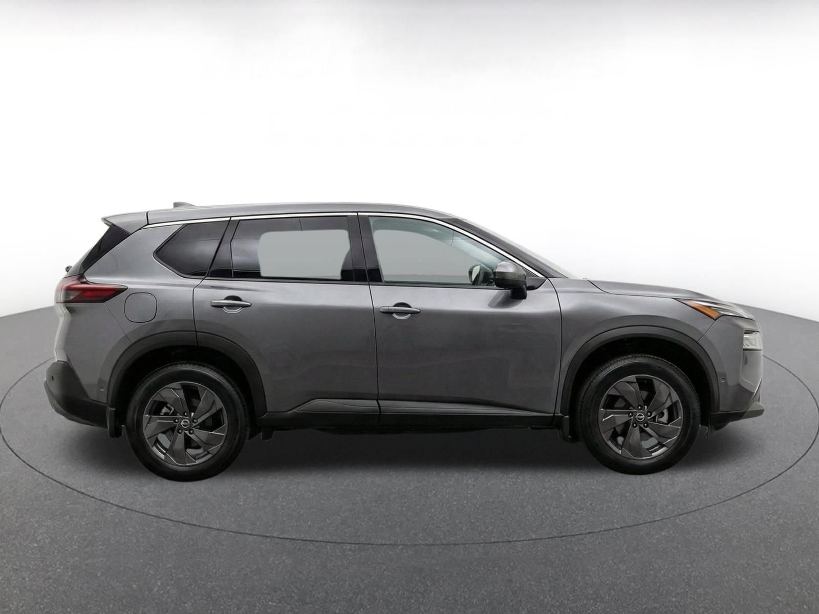 Used 2025 Nissan Rogue SV FWD image 12