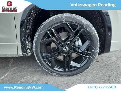 New 2026 Volkswagen Tiguan SE R-Line image 9