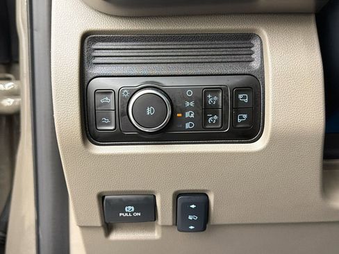 Used 2026 Ford F450 Platinum w/ Platinum Plus Package image 32