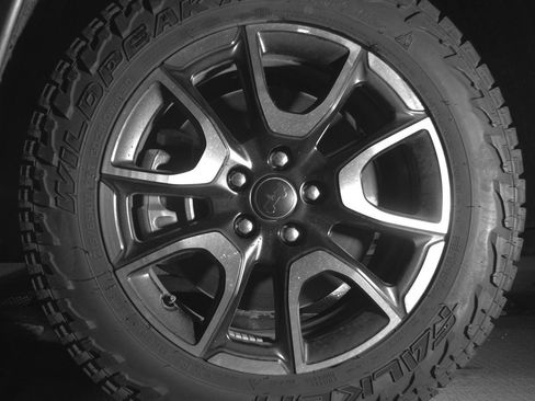 Used 2025 Jeep Compass Trailhawk image 12