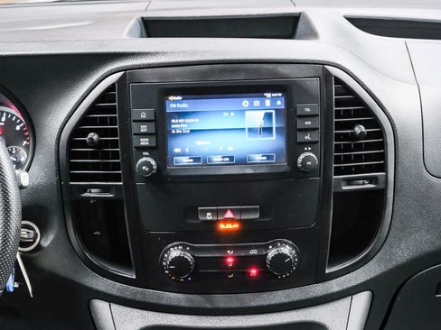 Used 2022 Mercedes-Benz Metris image 16