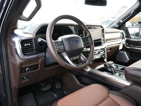 Used 2025 Ford F150 King Ranch w/ FX4 Off-Road Package image 15