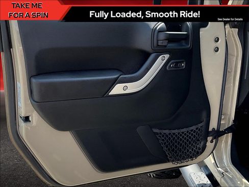 Used 2017 Jeep Wrangler Unlimited Rubicon w/ Dual Top Group AWD/4WD image 18