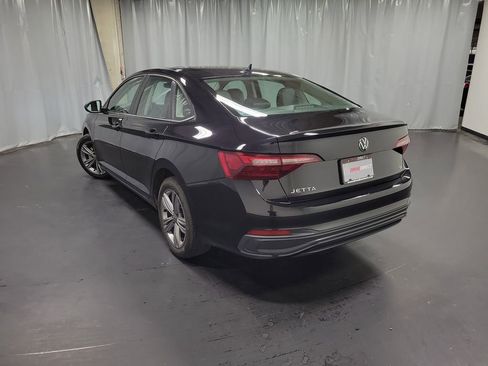 Used 2024 Volkswagen Jetta SE FWD image 6