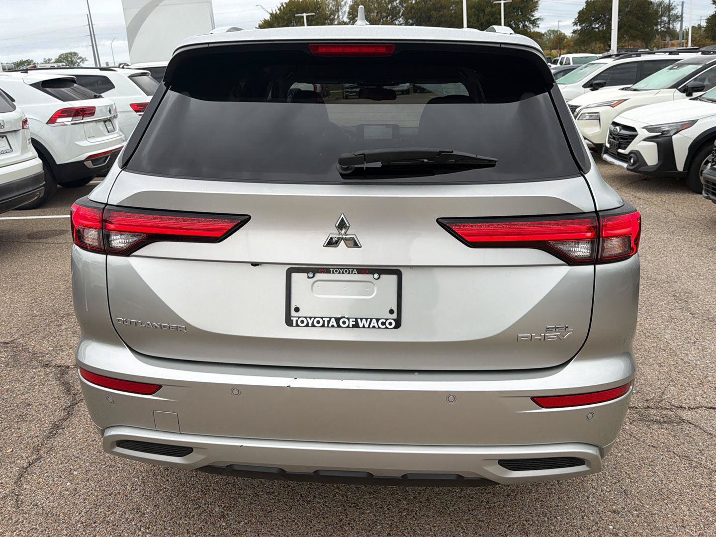 Used 2024 Mitsubishi Outlander 4WD Plug-In Hybrid image 4