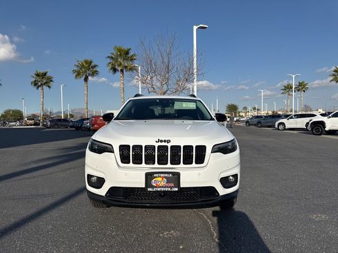 Used 2023 Jeep Cherokee Altitude Lux image 3