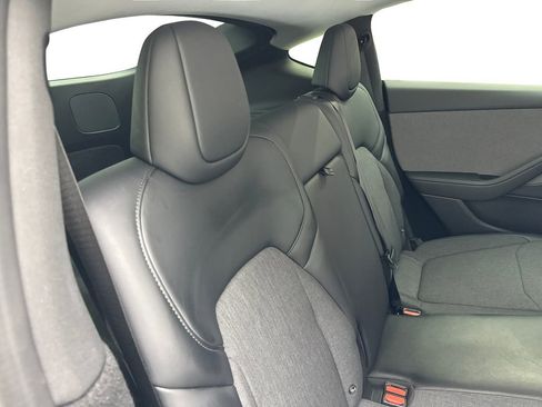 Used 2026 Tesla Model Y 2WD image 37