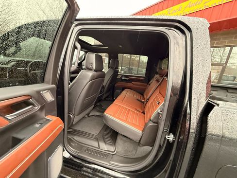 Used 2024 GMC Sierra 3500 Denali Ultimate AWD/4WD image 18