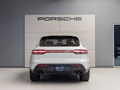 Certified 2023 Porsche Macan image 6