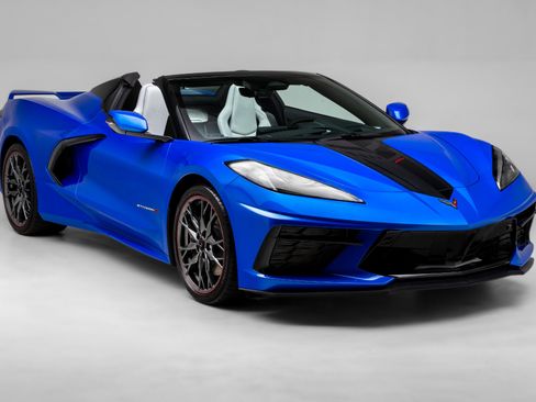 Used 2024 Chevrolet Corvette Stingray Preferred Conv w/ Z51 Performance Package RWD image 1