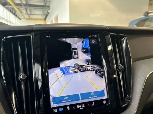 Certified 2025 Volvo XC60 B5 Plus image 16