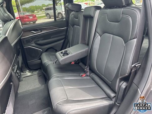 Used 2025 Jeep Grand Cherokee Overland w/ Adv Protech Group III AWD/4WD image 42