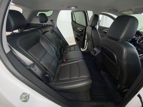 Used 2024 GMC Terrain SLT AWD/4WD image 31