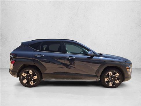 Used 2025 Hyundai Kona SEL FWD image 4