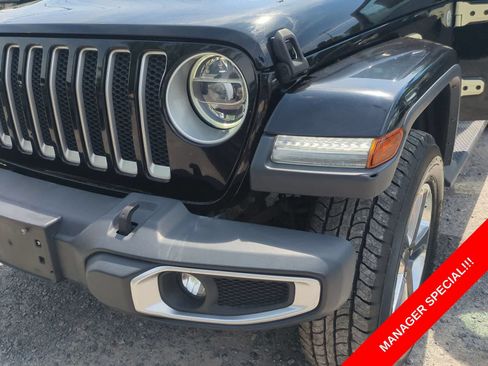 Certified 2019 Jeep Wrangler Unlimited Sahara AWD/4WD image 22