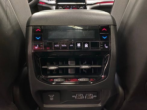 Used 2023 Jeep Grand Cherokee Overland w/ Luxury Tech Group IV image 25