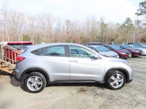 Used 2018 Honda HR-V LX image 6
