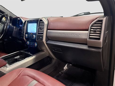 Used 2020 Ford F350 Platinum w/ FX4 Off-Road Package image 37