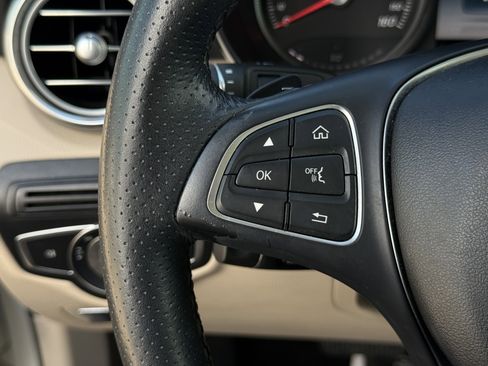 Used 2018 Mercedes-Benz GLC 300 w/ Premium Package image 17