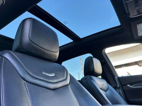 Certified 2022 Cadillac XT5 Premium Luxury FWD image 21