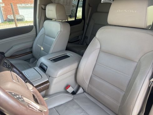 Used 2020 GMC Yukon Denali AWD/4WD image 14