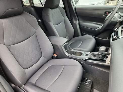 Used 2023 Toyota Corolla Cross LE w/ Moonroof Package AWD/4WD image 14