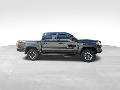 Used 2020 Toyota Tacoma TRD Off-Road w/ Technology Package AWD/4WD image 4