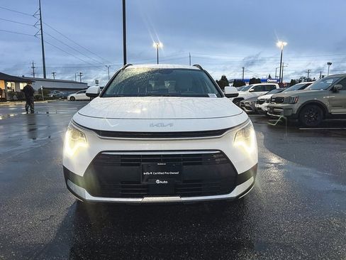 Used 2024 Kia Niro EX image 4