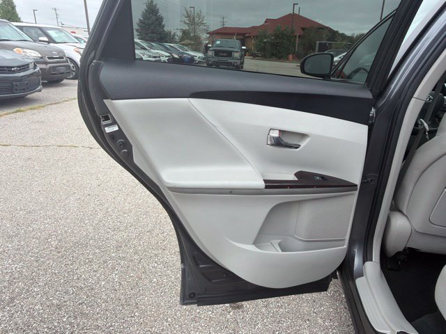Used 2010 Toyota Venza AWD image 21