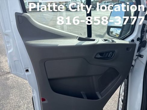 Used 2024 Ford Transit 250 Low Roof w/ Exterior Upgrade Package image 25