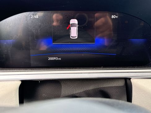 Used 2025 Volkswagen Taos SE image 9