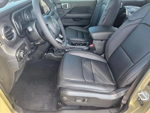 New 2025 Jeep Gladiator Sport image 4