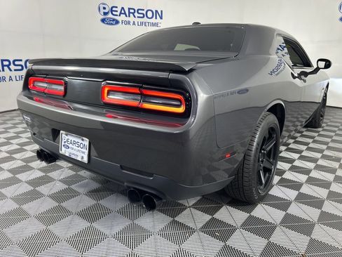 Used 2017 Dodge Challenger R/T image 12