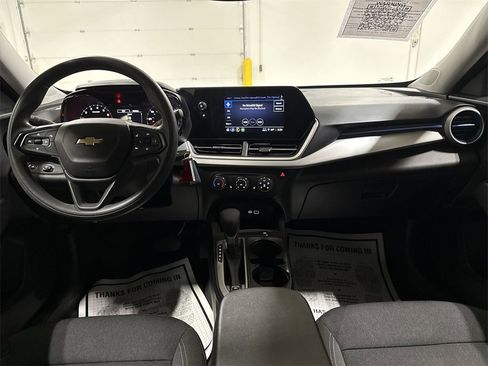 Used 2024 Chevrolet Trax LS w/ LS Convenience Package image 10