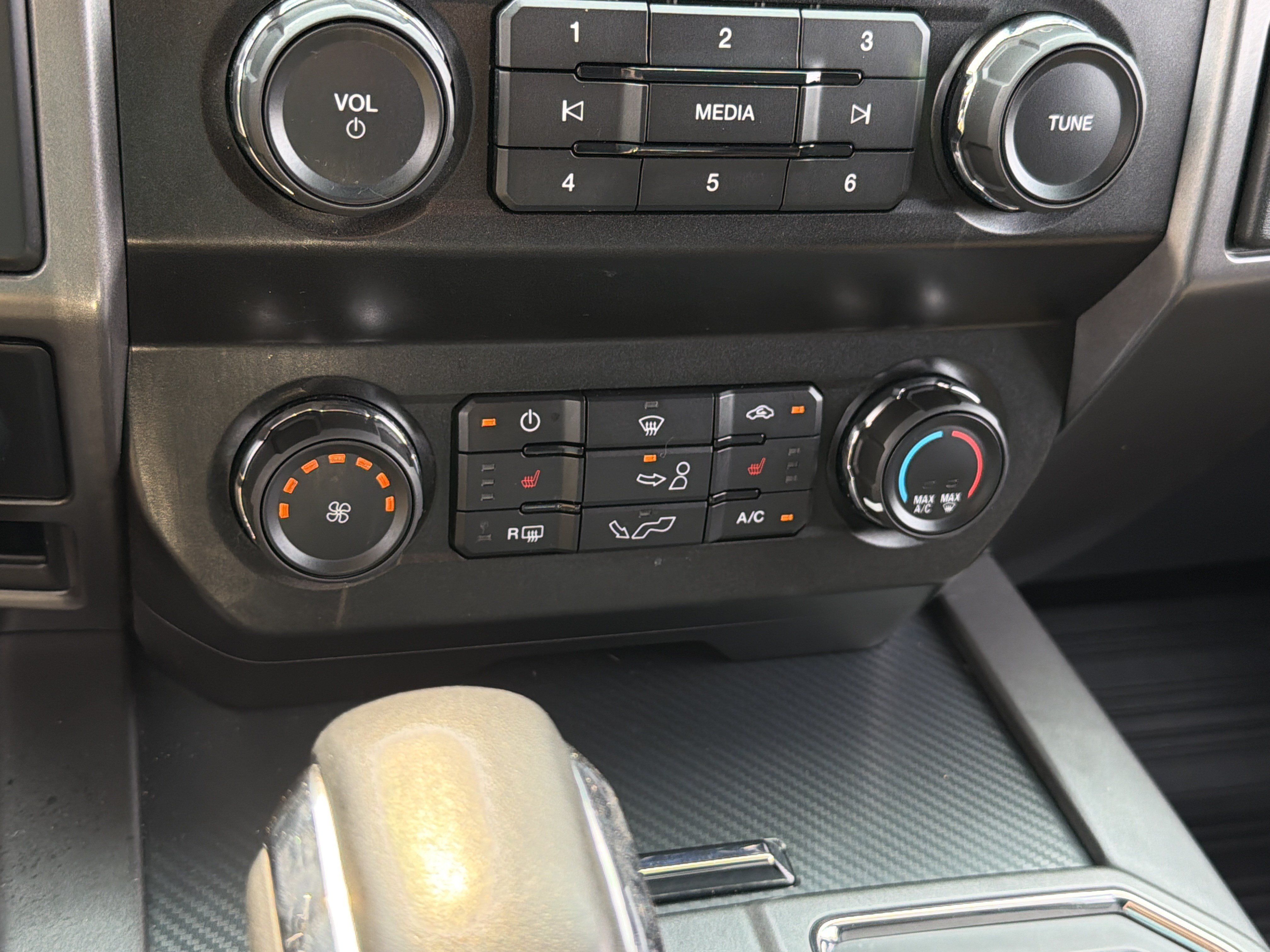 Used 2019 Ford F150 XLT w/ Equipment Group 302A Luxury AWD/4WD image 23