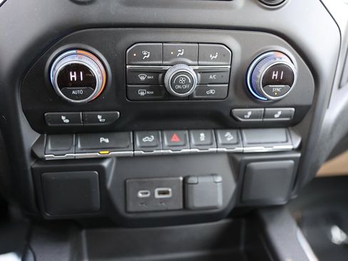 Used 2022 Chevrolet Silverado 1500 RST w/ LPO, Blackout Package image 28