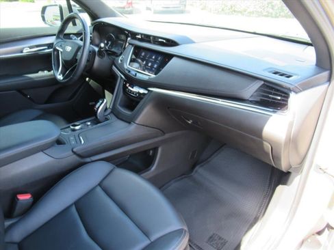 Used 2022 Cadillac XT6 Luxury FWD image 10
