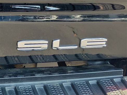 Used 2022 GMC Sierra 2500 SLE w/ SLE Convenience Package image 22