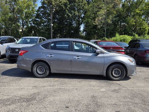 Used 2019 Nissan Sentra S FWD image 2