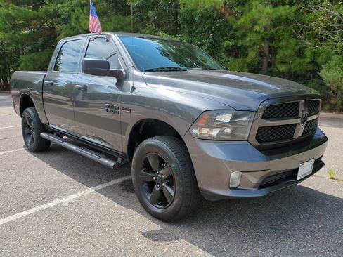 Used 2018 RAM 1500 Express w/ Express Value Package AWD/4WD image 2