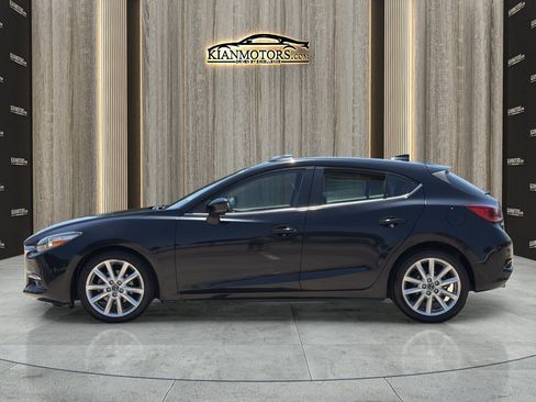 Used 2017 MAZDA MAZDA3 Grand Touring FWD image 4