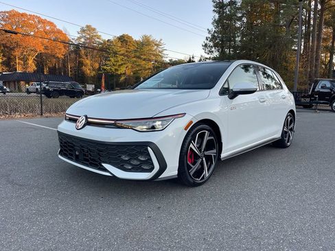 New 2026 Volkswagen GTI SE FWD image 3