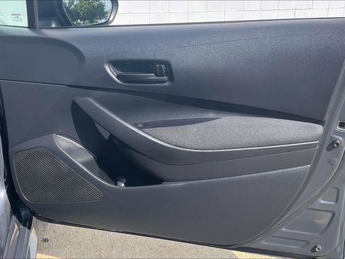 Used 2025 Toyota Corolla LE FWD image 28