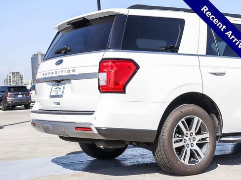 Used 2022 Ford Expedition XLT RWD image 9