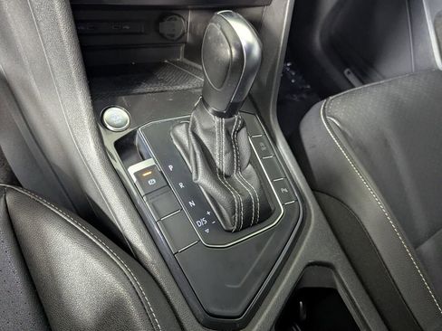 Used 2021 Volkswagen Tiguan SE R-Line image 25