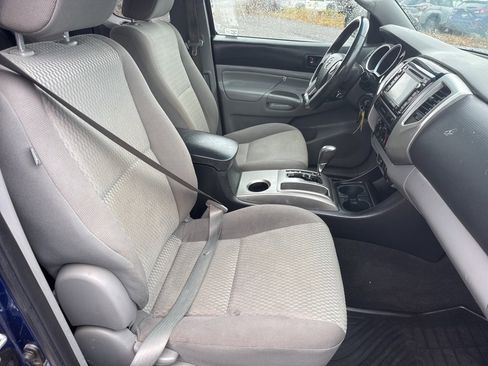 Used 2015 Toyota Tacoma PreRunner image 20