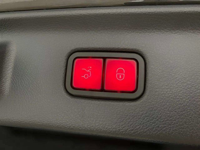 Used 2023 Mercedes-Benz S 500 4MATIC w/ AMG Line image 16